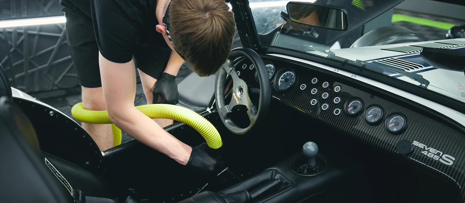 Detailing wnętrza samochodu — co obejmuje i jak dobrać zakres?