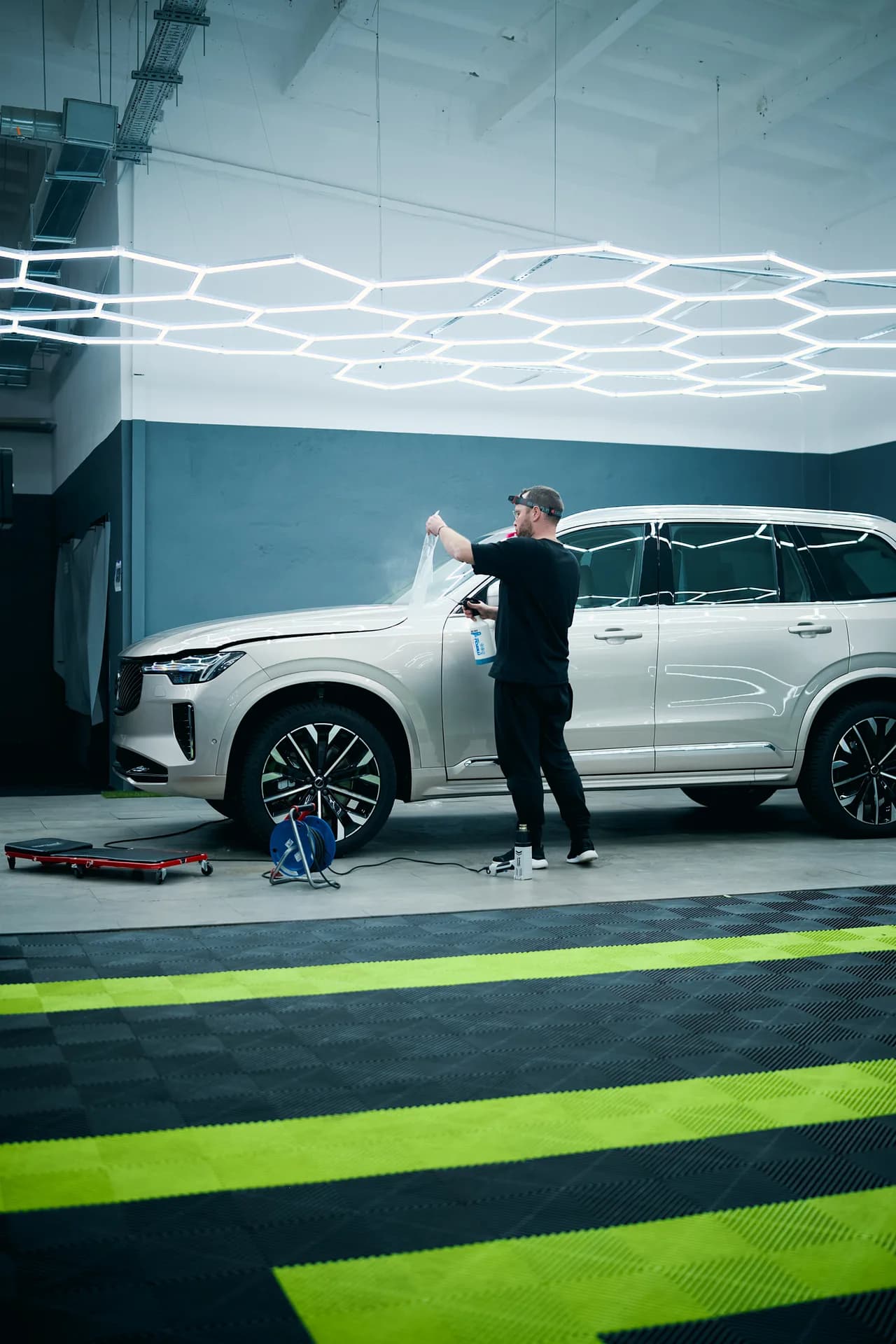 Gallery image 2 of Volvo XC90